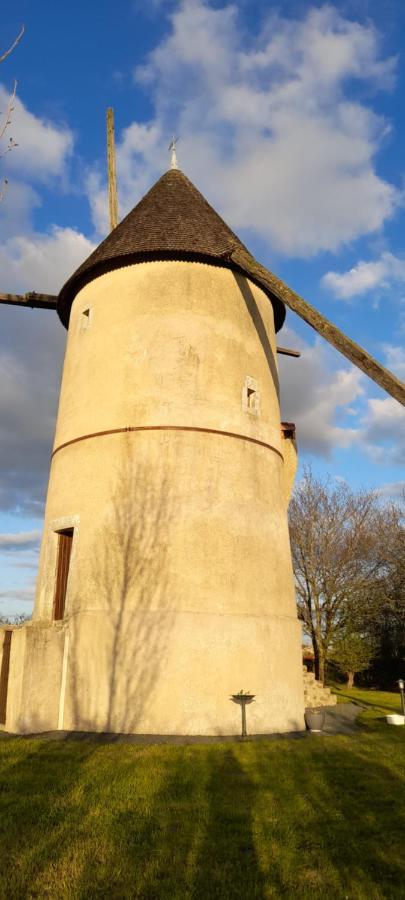 Moulin A Vent Le Champ Du Trail Villa Saint-Cyr-des-Gats Luaran gambar